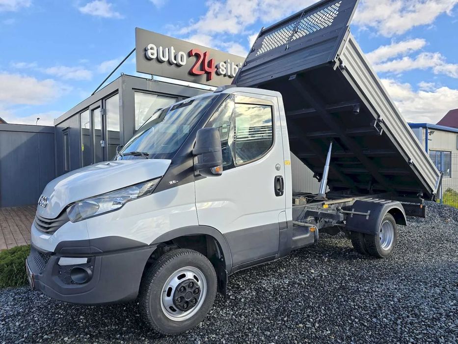 Iveco Daily 3000 cmc benaCantoni 3.2 m,basculabila 3 parti pe cutia viteze,diferential blocabil punte spate. 2018. AC,revizie motor completa,bena originala, curatata, stare foarte buna.