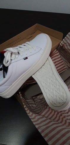 Vand adidasi Tommy Hilfiger
