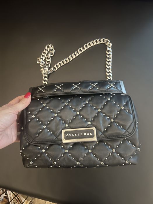 Оригинална чанта Guess