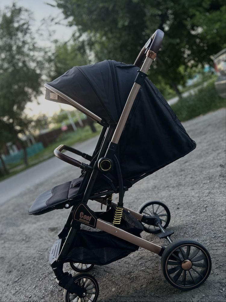 Коляска прогулочная
