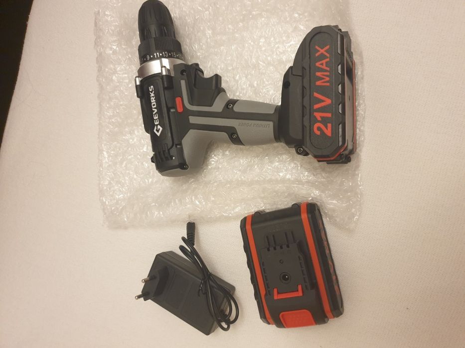 Autofiletanta de 21 v.cu 2 baterii de schimb. Este noua