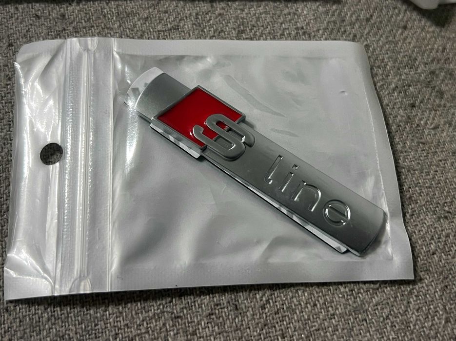 Set 3 embleme originale S line Audi pentru grila aripi si interior