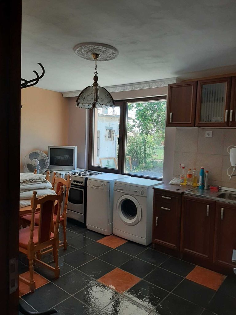 Продава се Къща в с. Тънково, Област Бургас - 200 кв.м за 950 €/кв.м - Снимка #2