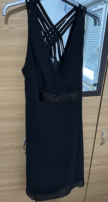 Rochie neagra cu bretele