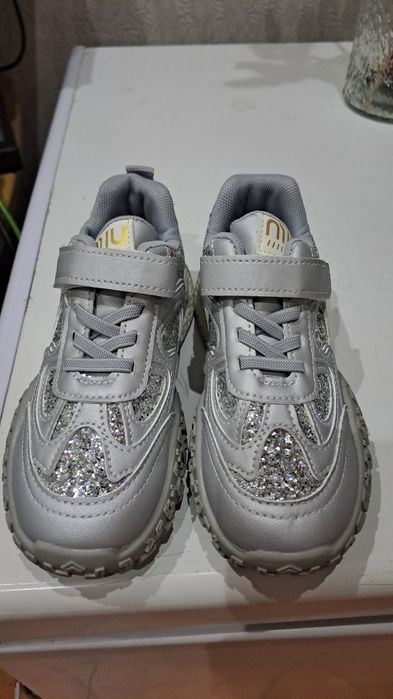 Кроссовки для девочек