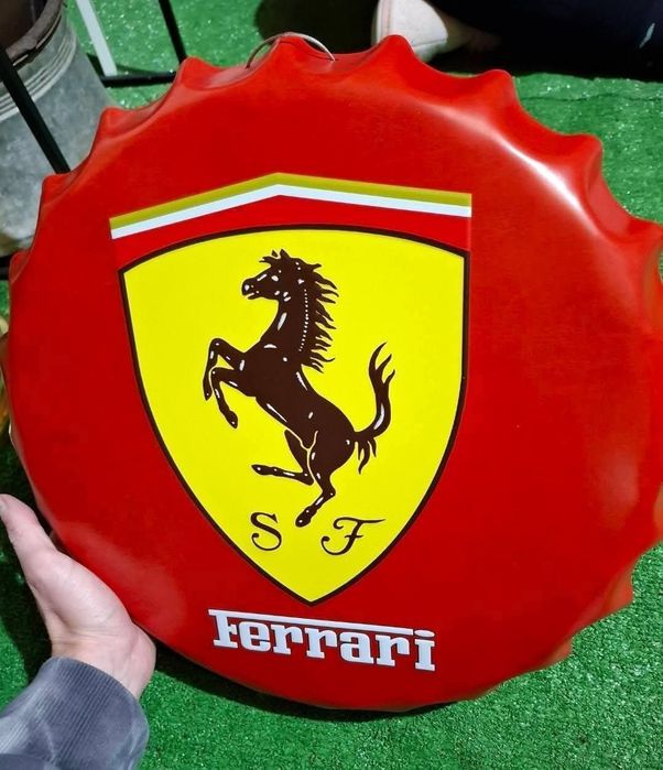 Метална табела Ферари в форма на капачка