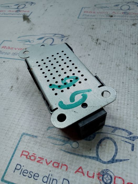 amplificator antena  volkswagen golf 6 2010