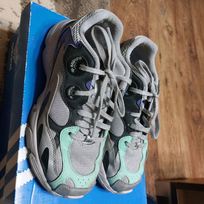 Маратонки adidas