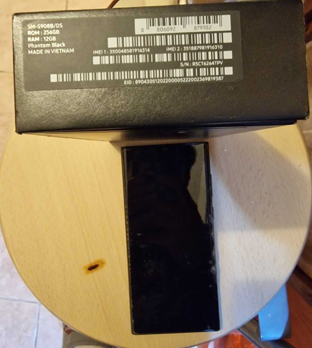 Samsung S22 Ultra 256Gb perfect funtional cu DISPLAY SPART!!!