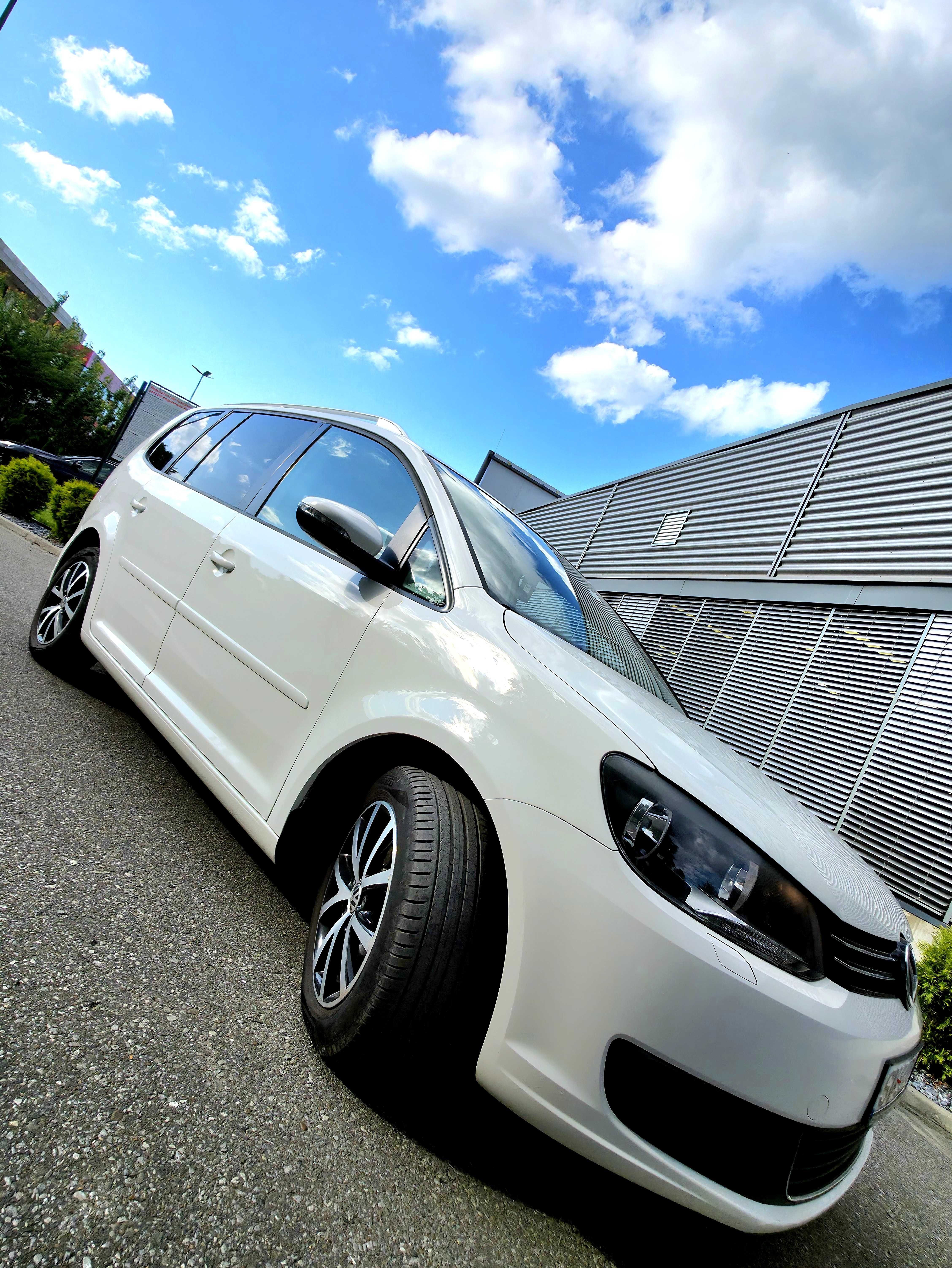 Volkswagen Touran 2.0 TDI / Euro 5 / Întreținut Impecabil / Panoramic
