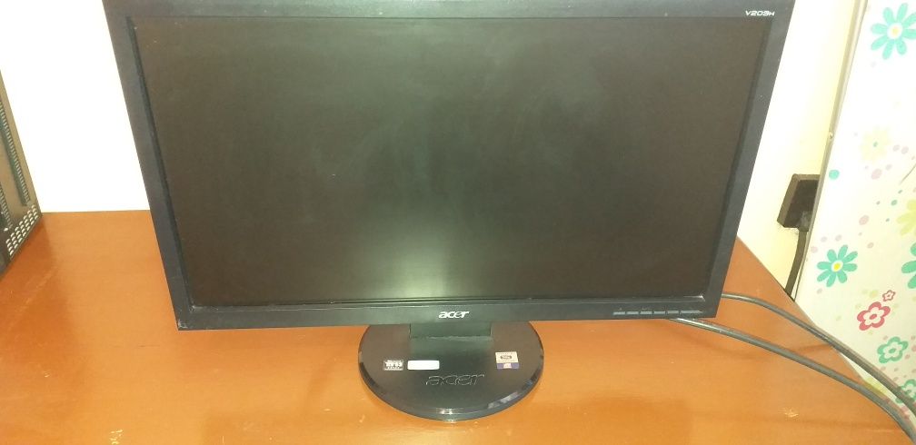Монитор"Acer"за ностолен компютър