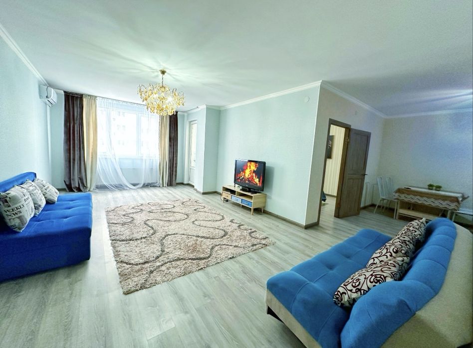 Универсам сдается