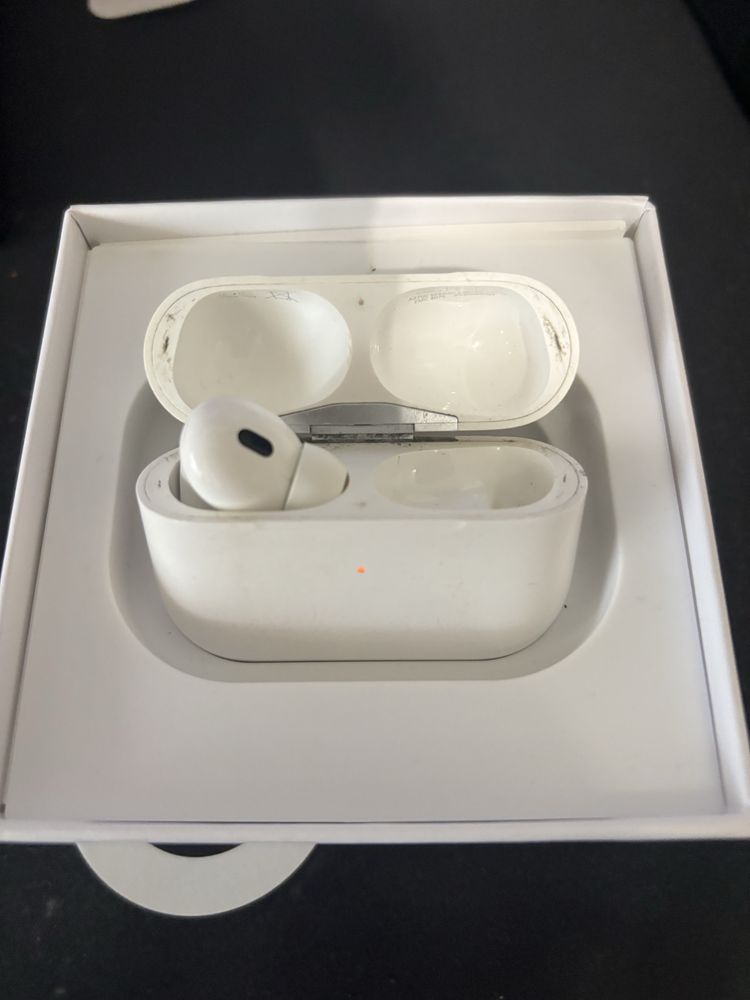 Apple Airpods pro слушалки