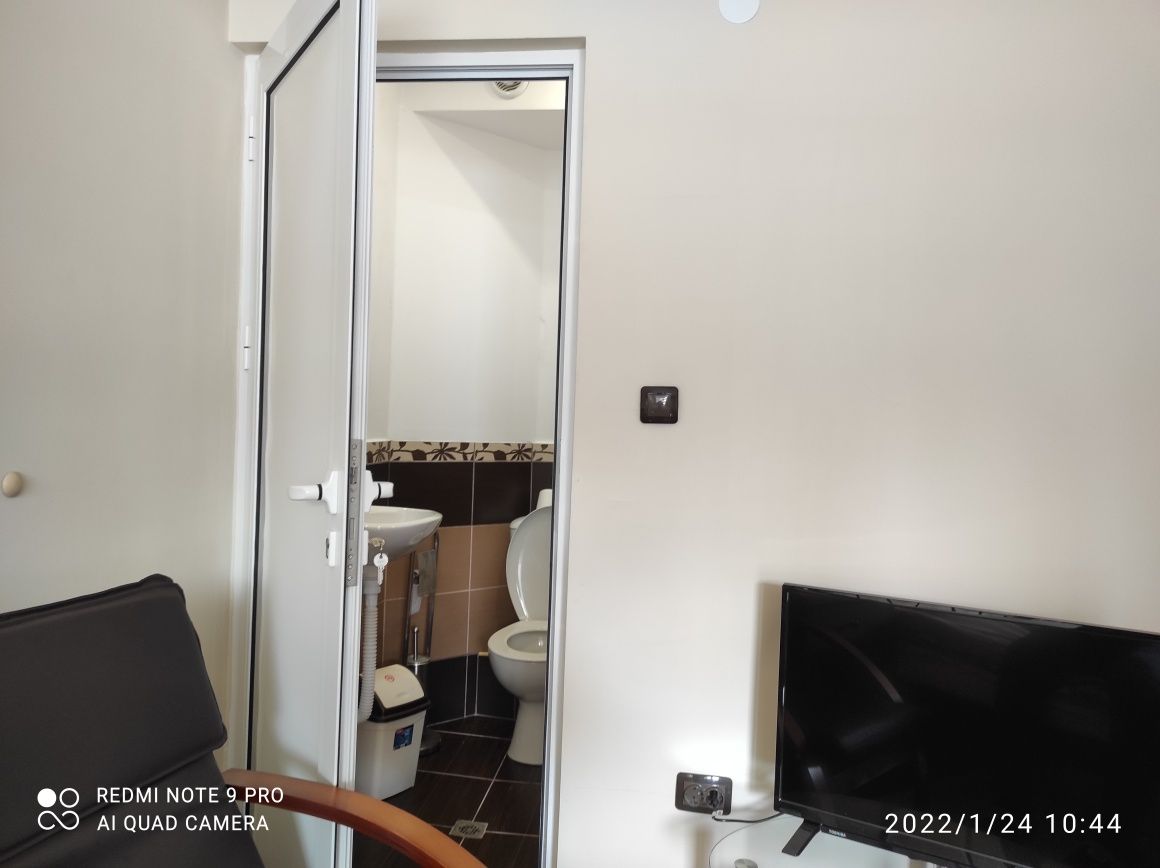 Продава се Многостаен апартамент в Кюстендил, Никола Въжаров - 120 кв.м за 875 €/кв.м - Снимка #21