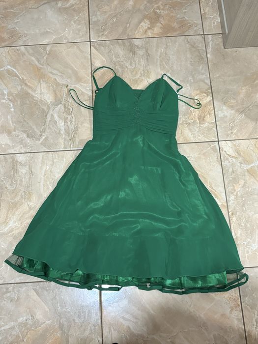 Елегантни къси рокли