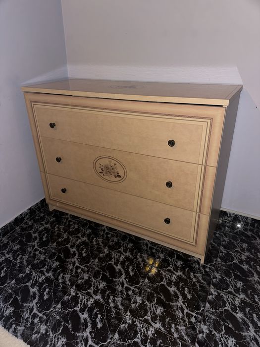 Comoda  in stare foarte buna