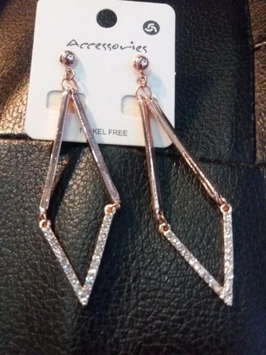 Стоманени обеци с модерен дизайн