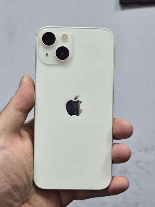 Продам iPhone 13 стоит новый аккумулятор, год гарантии