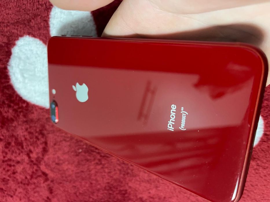 Vand Iphone 8 plus, Red Edition
