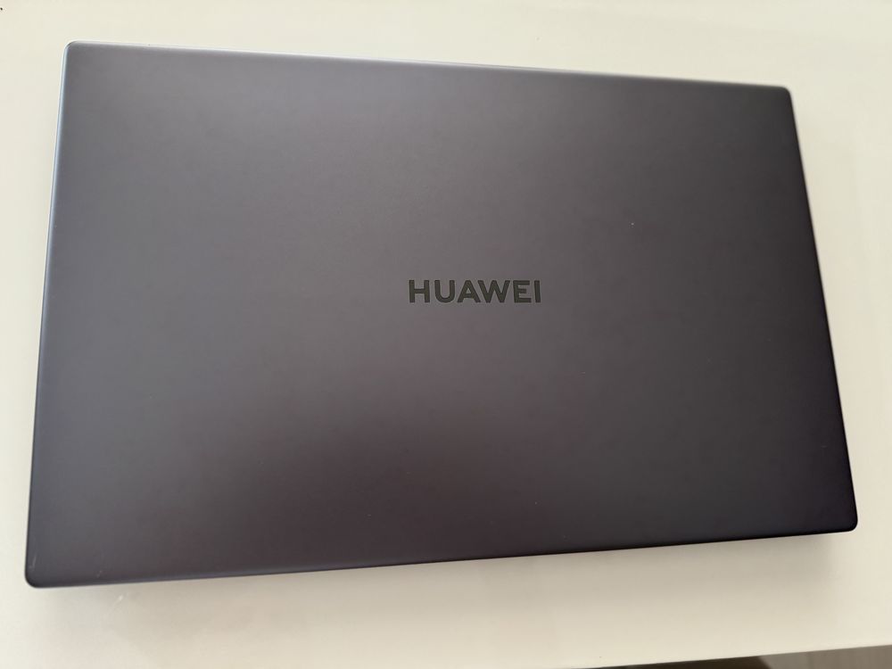 Huawei MateBook D15 – Като Нов!