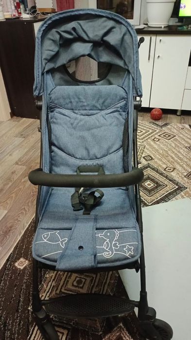 Продам прогулочную коляску.