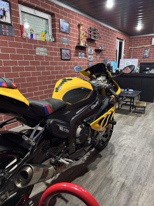 BMW S1000RR  сотилади