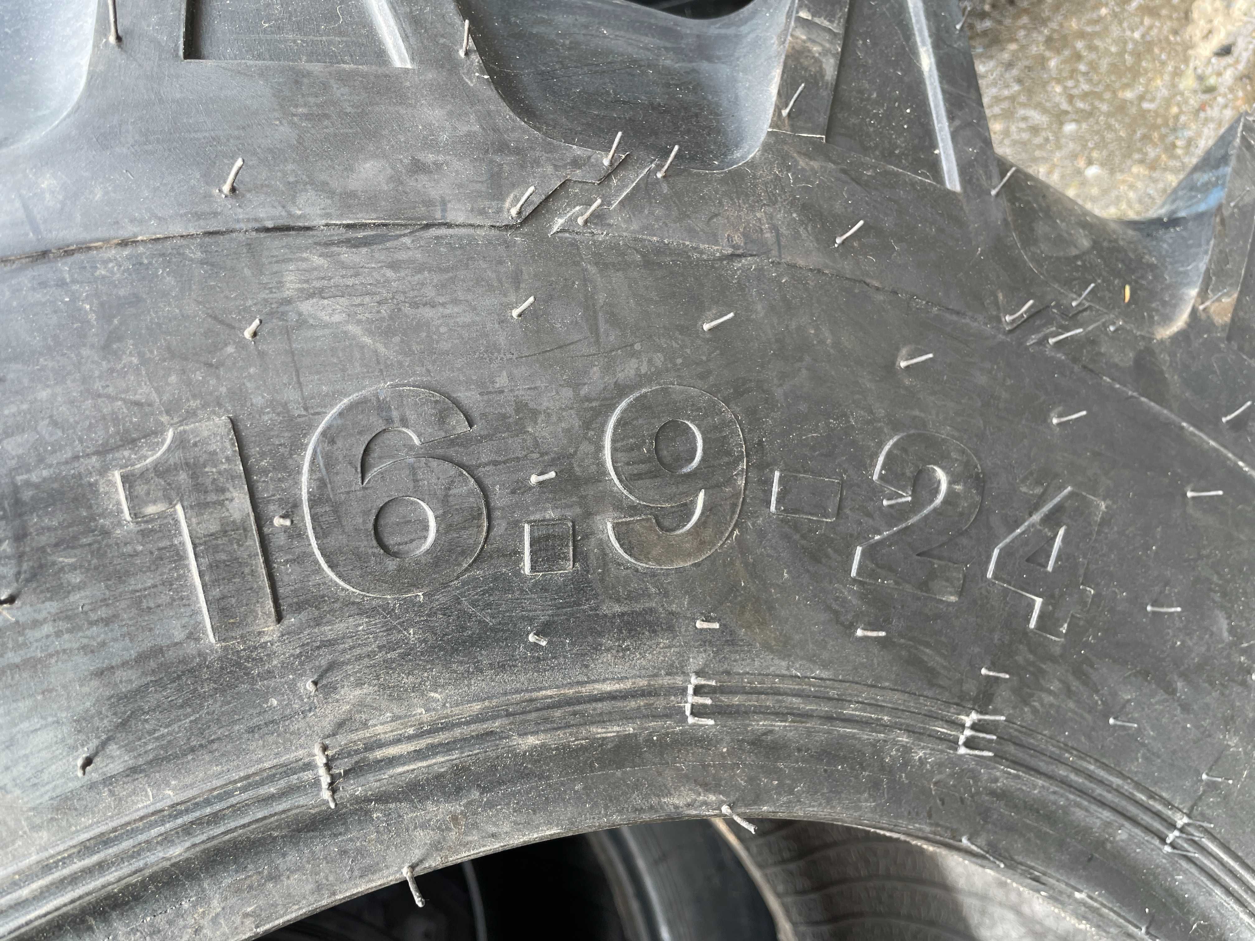 Cauciucuri noi 16.9-24 cu 10 pliuri marca OZKA pentru tractor fata