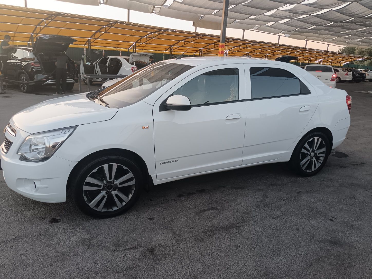 Автомобиль кобальт