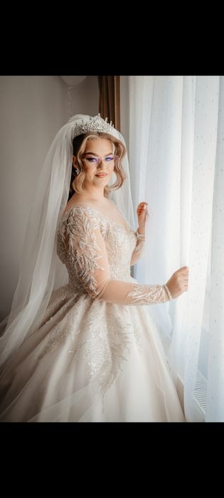 Vând rochie de mireasă