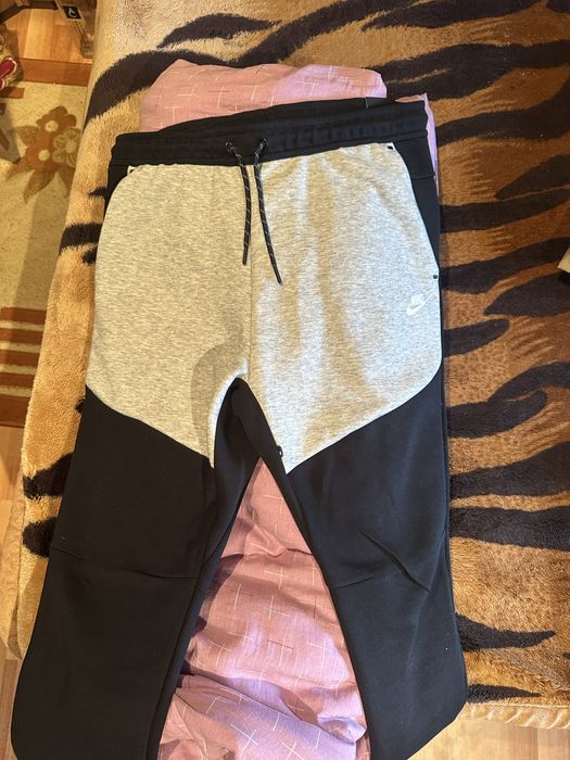 Pantaloni Originali Nike Tech