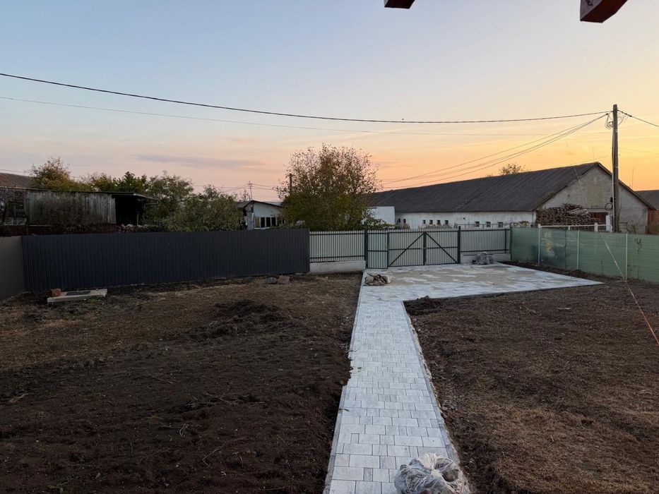 Vând casă recent construită