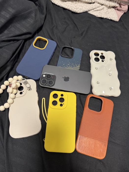 Iphone 15 pro Titanium Black + huse 128 gb