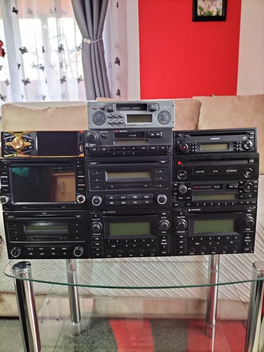 Vând diferite radio CD auto
