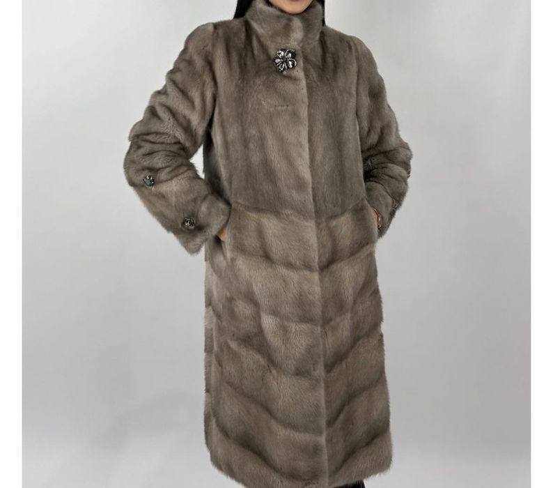 женская шуба в хорошем состоянии