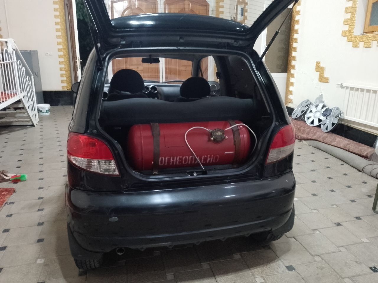 Matiz moshinasi sotiladi