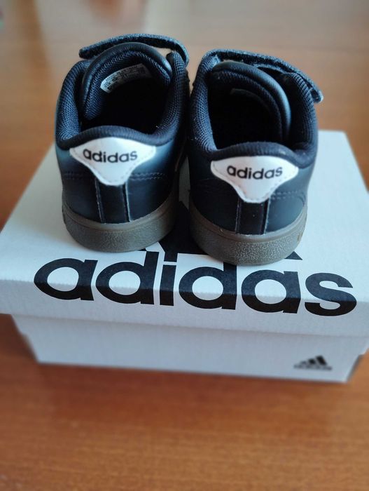 Маратонки Адидас за момченце