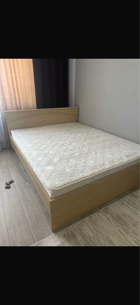 Продам кровать хорошем состоянии, с матрасом