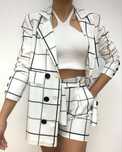 Compleuri dama sacou plus pantalon scurt