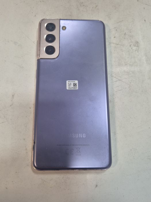 Продавам Samsung S21
