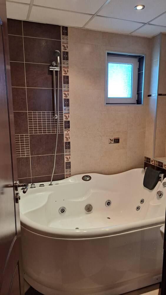 Дава се под наем Тристаен апартамент в Пловдив, Съдийски - 85 кв.м за 510 € - Снимка #3
