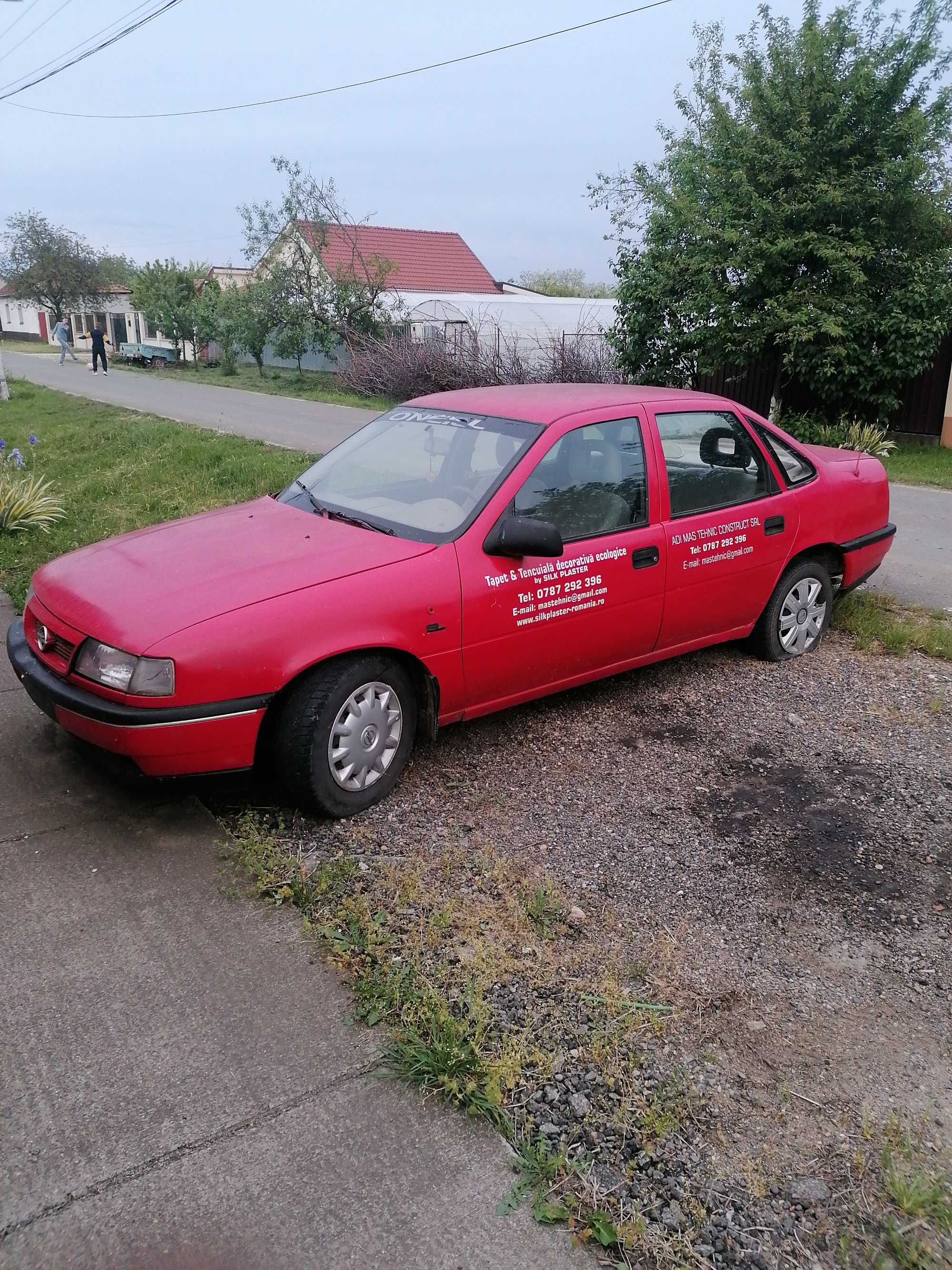 Dezmembrez Opel Vectra A 1.6 1992