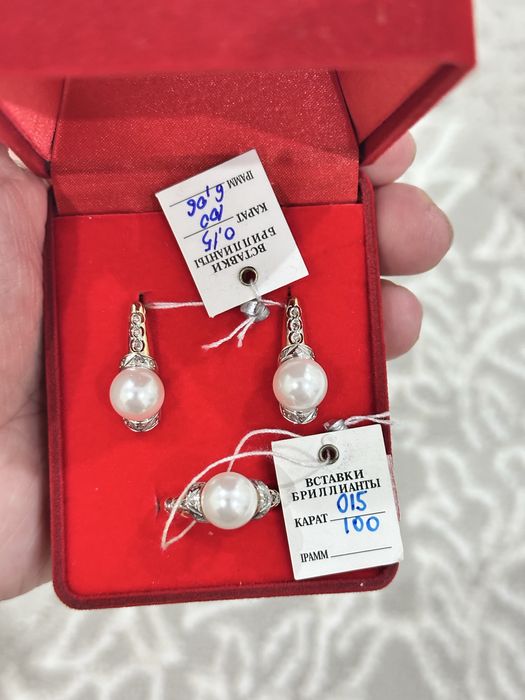 Продам бриллиантовый комплект