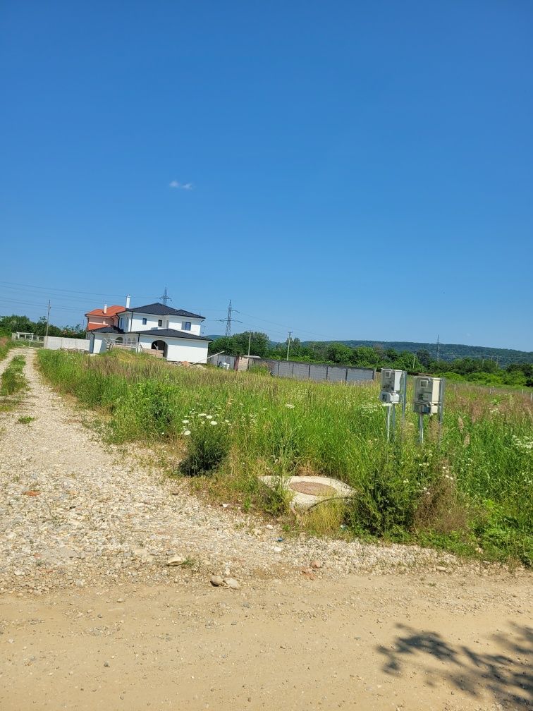 Vând 516 mp teren intravilan in PITESTi cu toate utilitatile.