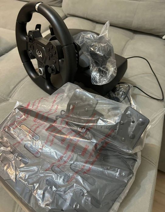 Игровой руль SVEN GC-W900 — почти новый
Продаю игровой руль SVEN GC-W9