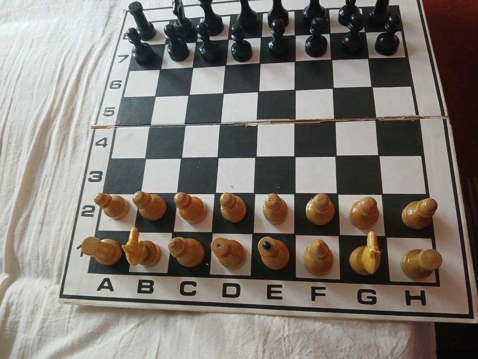 Продавам стар шах