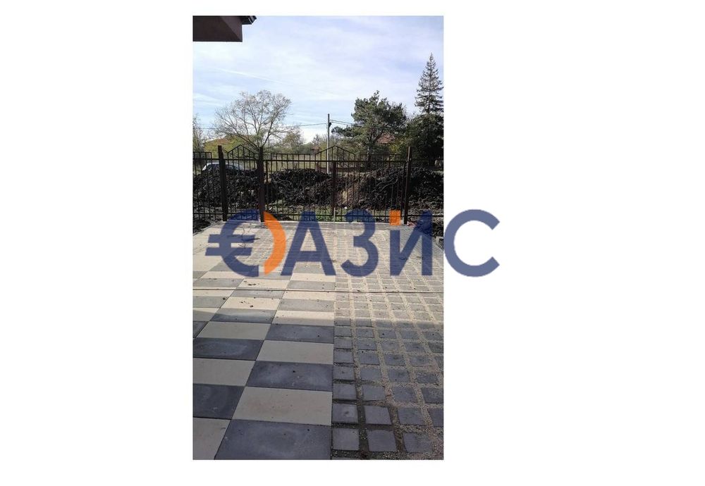 Къща 2-етажна и двор в село Полски Извор, общ. Камено, обл. Бургас,