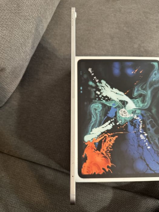 Apple Ipad pro 3 256gb wifi+cellular Silver с два кейса и apple pen