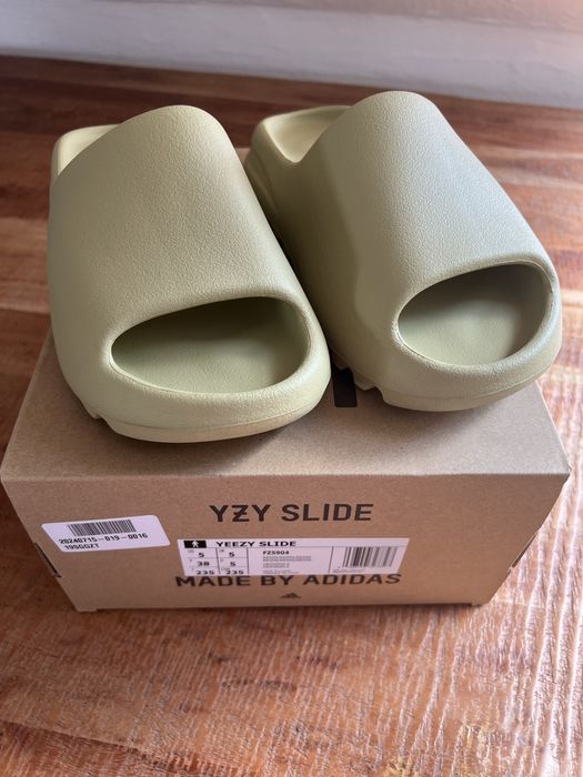 Yeezy slide marimea 38