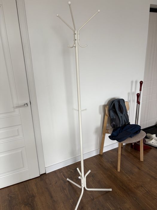 Продам напольную вешалку в отличном состоянии