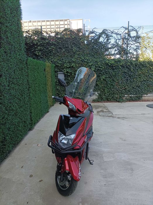 Vând scooter electric rbd chilia+